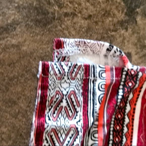 ❤️ 3/$25 Boho sleeveless v-neck patterned top with belt bohemian western vibes - Picture 3 of 5